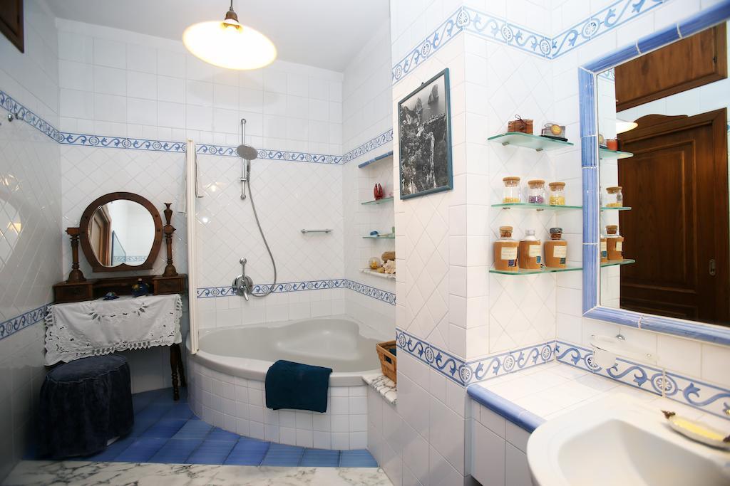 Bed & Breakfast La Rocca Di Loyola Napoli